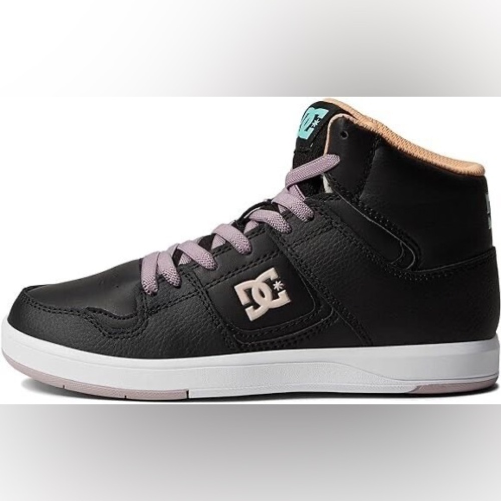 NWOB DC Women’s Cure High Top Leather Shoes in Black in size 10
